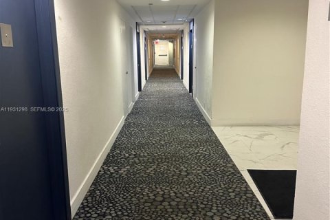 Copropriété à vendre à Miami Beach, Floride: 1 pièce, 57.51 m2 № 1989855 - photo 13