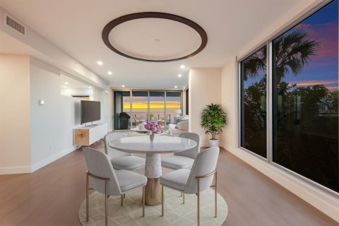 Condo in Sarasota, Florida, 4 bedrooms  № 1149178 - photo 11