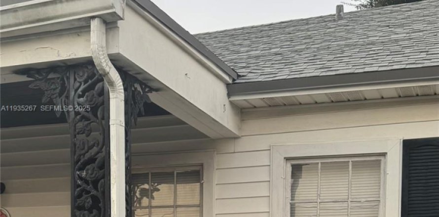 Estudio en Miami, Florida № 1993466