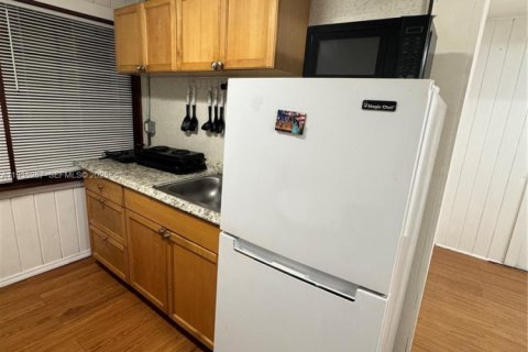 Casa en alquiler en Miami, Florida, 65.03 m2 № 1993466 - foto 3