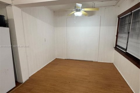 Casa en alquiler en Miami, Florida, 65.03 m2 № 1993466 - foto 6