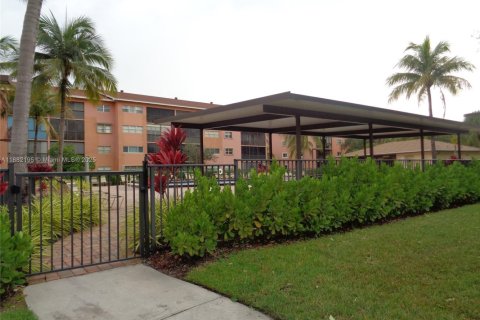 Copropriété à vendre à Pembroke Pines, Floride: 2 chambres, 126.72 m2 № 1977931 - photo 8