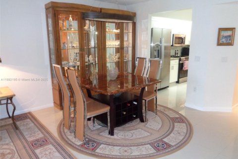 Copropriété à vendre à Pembroke Pines, Floride: 2 chambres, 126.72 m2 № 1977931 - photo 22