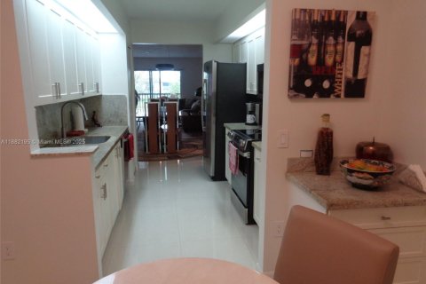Copropriété à vendre à Pembroke Pines, Floride: 2 chambres, 126.72 m2 № 1977931 - photo 16