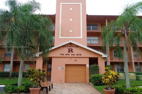 Copropriété à vendre à Pembroke Pines, Floride: 2 chambres, 126.72 m2 № 1977931 - photo 1