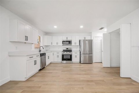Casa en venta en Clermont, Florida, 3 dormitorios, 143.63 m2 № 2322529 - foto 16
