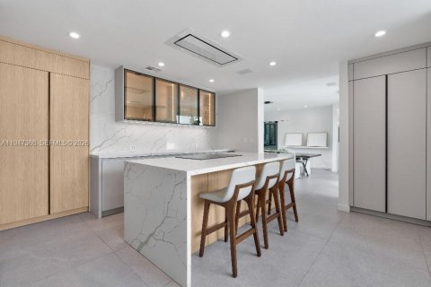 Villa ou maison à vendre à Coral Gables, Floride: 6 chambres, 629.78 m2 № 2004787 - photo 17