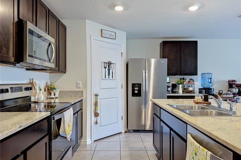Villa ou maison à vendre à Wimauma, Floride: 4 chambres, 171.5 m2 № 2214373 - photo 9