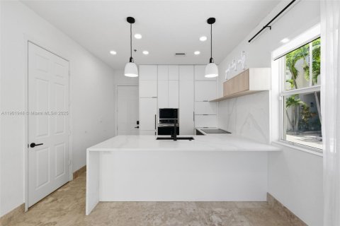 Townhouse in Fort Lauderdale, Florida 3 bedrooms, 191.66 sq.m. № 1953291 - photo 12