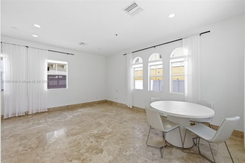 Townhouse in Fort Lauderdale, Florida 3 bedrooms, 191.66 sq.m. № 1953291 - photo 8