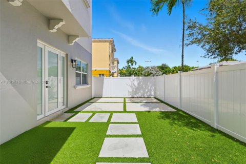 Townhouse in Fort Lauderdale, Florida 3 bedrooms, 191.66 sq.m. № 1953291 - photo 5