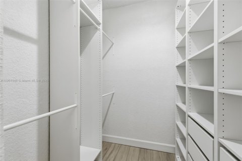 Townhouse in Fort Lauderdale, Florida 3 bedrooms, 191.66 sq.m. № 1953291 - photo 29