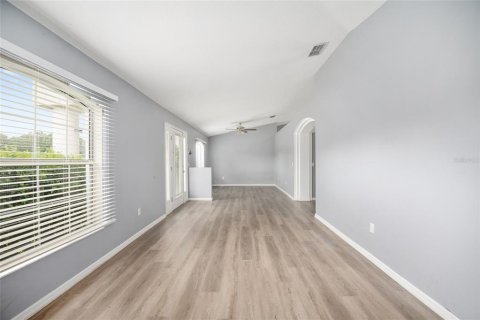 House in Ocala, Florida 3 bedrooms, 187.66 sq.m. № 2102656 - photo 8