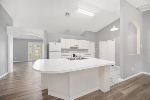 House in Ocala, Florida 3 bedrooms, 187.66 sq.m. № 2102656 - photo 19