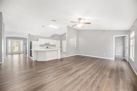 House in Ocala, Florida 3 bedrooms, 187.66 sq.m. № 2102656 - photo 3