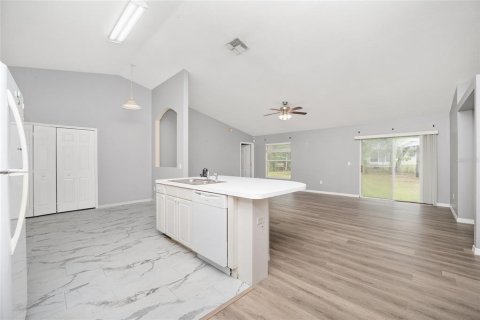 House in Ocala, Florida 3 bedrooms, 187.66 sq.m. № 2102656 - photo 10