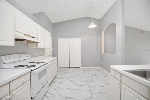 House in Ocala, Florida 3 bedrooms, 187.66 sq.m. № 2102656 - photo 12