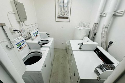 Copropriété à louer à Hallandale Beach, Floride: 1 chambre № 1987821 - photo 23