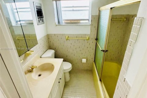 Copropriété à louer à Hallandale Beach, Floride: 1 chambre № 1987821 - photo 18