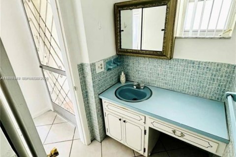 Copropriété à louer à Hallandale Beach, Floride: 1 chambre № 1987821 - photo 7
