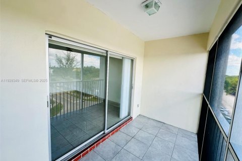 Copropriété à louer à Hallandale Beach, Floride: 1 chambre № 1987821 - photo 9