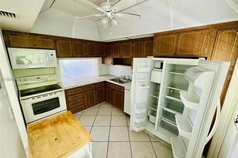 Copropriété à louer à Hallandale Beach, Floride: 1 chambre № 1987821 - photo 6