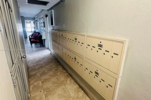 Copropriété à louer à Hallandale Beach, Floride: 1 chambre № 1987821 - photo 24