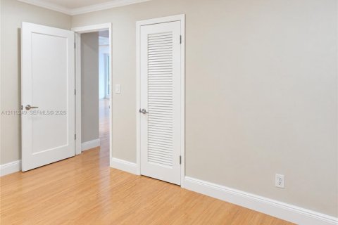 House in Wilton Manors, Florida 3 bedrooms, 147.71 sq.m. № 2428105 - photo 16