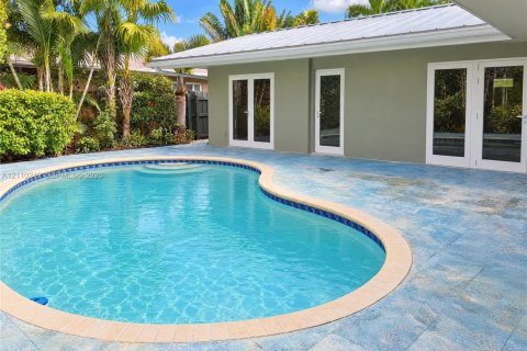House in Wilton Manors, Florida 3 bedrooms, 147.71 sq.m. № 2428105 - photo 5