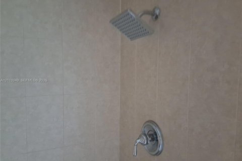 House in Wilton Manors, Florida 3 bedrooms, 147.71 sq.m. № 2428105 - photo 26