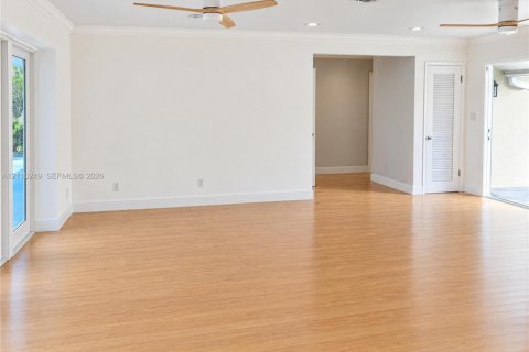 House in Wilton Manors, Florida 3 bedrooms, 147.71 sq.m. № 2428105 - photo 10