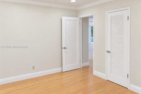 House in Wilton Manors, Florida 3 bedrooms, 147.71 sq.m. № 2428105 - photo 17