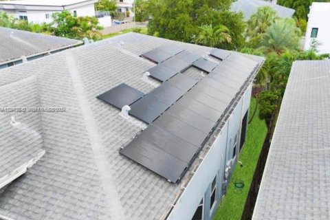 House in Fort Lauderdale, Florida 3 bedrooms, 226.59 sq.m. № 2000538 - photo 30