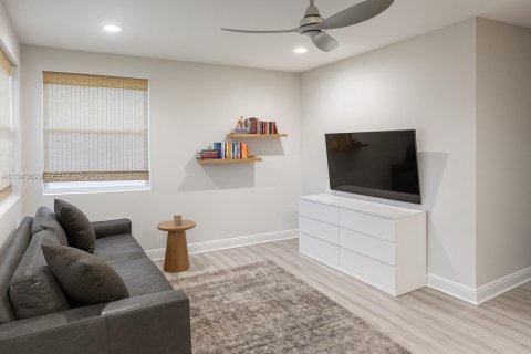 House in Fort Lauderdale, Florida 3 bedrooms, 226.59 sq.m. № 2000538 - photo 15