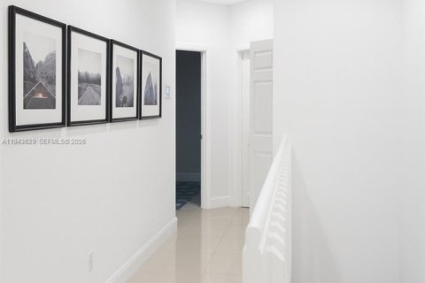 House in Fort Lauderdale, Florida 3 bedrooms, 226.59 sq.m. № 2000538 - photo 13