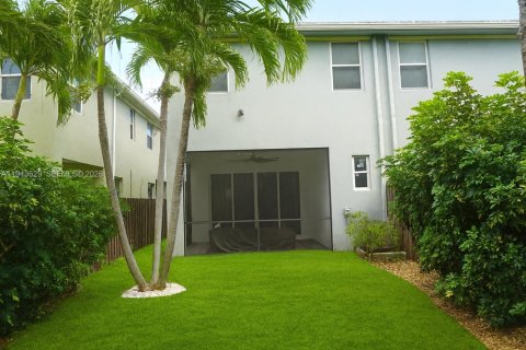 House in Fort Lauderdale, Florida 3 bedrooms, 226.59 sq.m. № 2000538 - photo 28