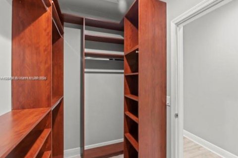 House in Fort Lauderdale, Florida 3 bedrooms, 226.59 sq.m. № 2000538 - photo 19