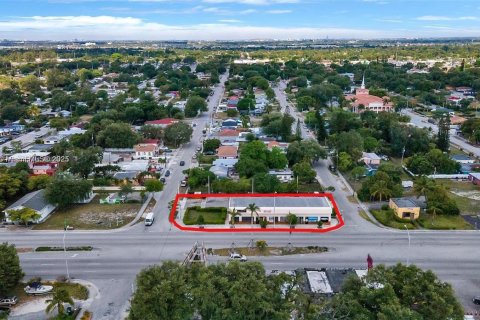 Immobilier commercial à vendre à Miami, Floride № 1949393 - photo 11
