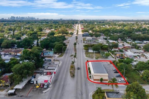 Immobilier commercial à vendre à Miami, Floride № 1949393 - photo 12