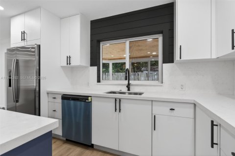 Снять в аренду виллу или дом в Маргит, Флорида 3 спальни, 115.11м2, № 2002565 - фото 15