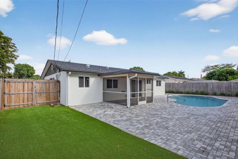 Снять в аренду виллу или дом в Маргит, Флорида 3 спальни, 115.11м2, № 2002565 - фото 6