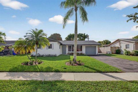 Снять в аренду виллу или дом в Маргит, Флорида 3 спальни, 115.11м2, № 2002565 - фото 2