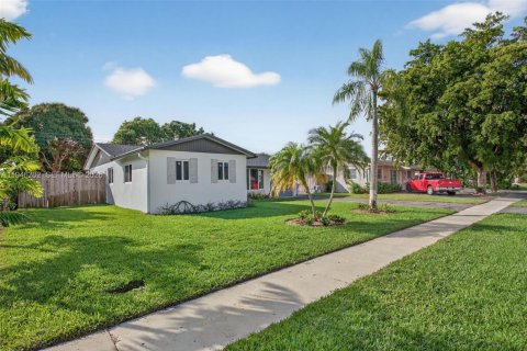 Снять в аренду виллу или дом в Маргит, Флорида 3 спальни, 115.11м2, № 2002565 - фото 3