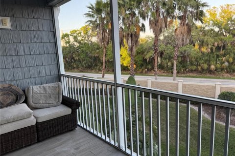 Townhouse in Tampa, Florida 3 bedrooms, 188.78 sq.m. № 1631608 - photo 2