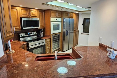 Condo in Hutchinson Island South, Florida, 2 bedrooms  № 2084184 - photo 3
