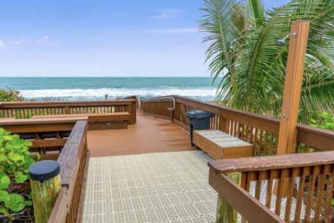 Condo in Hutchinson Island South, Florida, 2 bedrooms  № 2084184 - photo 11