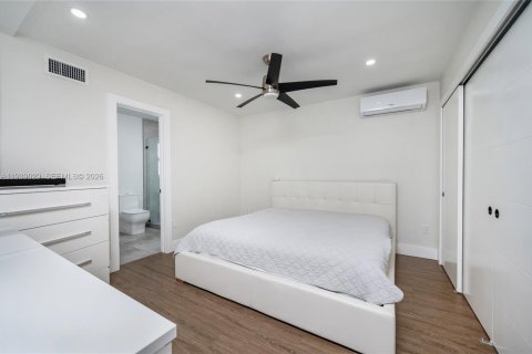 Villa ou maison à louer à Miami, Floride: 3 chambres, 141.4 m2 № 1996834 - photo 17