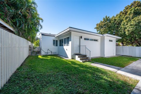 Villa ou maison à louer à Miami, Floride: 3 chambres, 141.4 m2 № 1996834 - photo 6