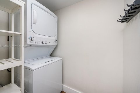 Villa ou maison à louer à Miami, Floride: 3 chambres, 141.4 m2 № 1996834 - photo 20