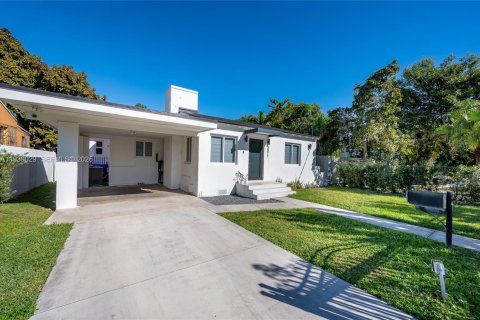Villa ou maison à louer à Miami, Floride: 3 chambres, 141.4 m2 № 1996834 - photo 2
